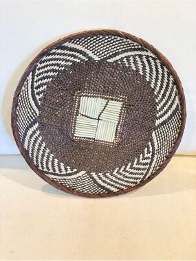 NEW Africa Woven Basket. Made by the Binga people of Zambia/Zimbabwe